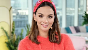 Paulina Krupińska pozuje z niemowlęciem