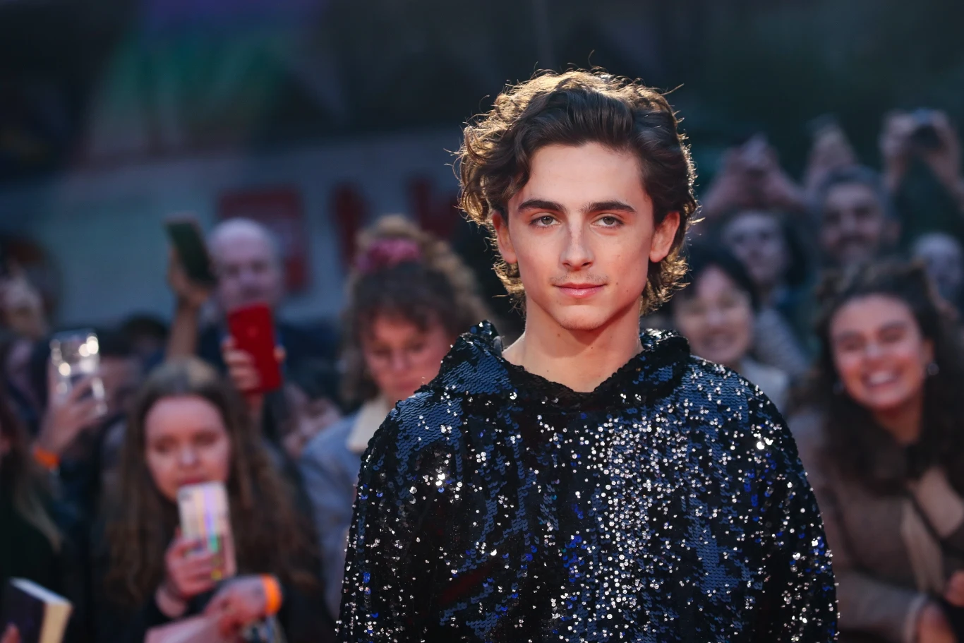 Chalamet jest pół-Amerykaninem, pół-Francuzem: jego matka, Nicole Flender, jest Amerykanką pochodzenia żydowskiego a ojciec, Marc Chalamet, Francuzem. Wychował się w Nowym Jorku, ale w dzieciństwie dużo czasu spędzał też we Francji. Początkowo jego marzeniem było zostać zawodowym piłkarzem - jako nastolatek jeździł nawet jako trener na obozy piłkarskie. Swoją pasję do aktorstwa rozwijał w prestiżowej nowojorskiej szkole LaGuardia, gdzie chodziła też jego starsza siostra Pauline, a swego czasu także Robert De Niro i Al Pacino.