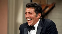 Dean Martin, a właściwie Dino Paul Crocetti, urodził się w czerwcu 1917 roku w Ohio, jednak jego rodzina miała włoskie korzenie.