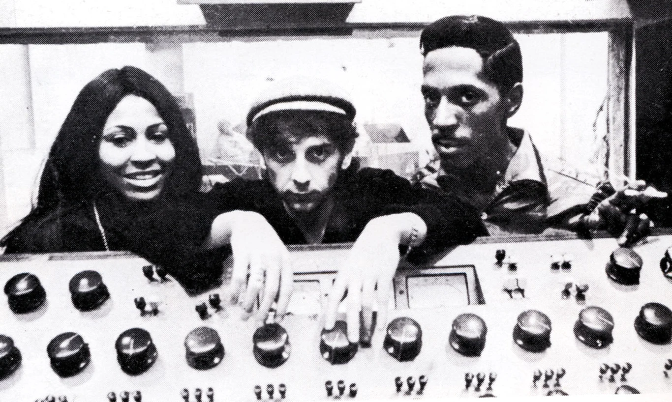 W wieku 21 lat Spector założył własną wytwórnię Philles Records. Niedługo później rozpoczął działalność producencką, pokazując swój kunszt przy nagraniach Ike'a i Tiny Turner oraz The Ronettes. 