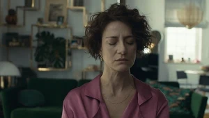 Maja Ostaszewska w scenie z filmu "Śniegu już nigdy nie będzie"