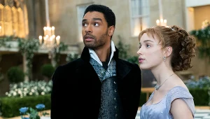 "Bridgertonowie": Serialowi Simon (Rege-Jean Page) i Daphne (Phoebe Dynevor)