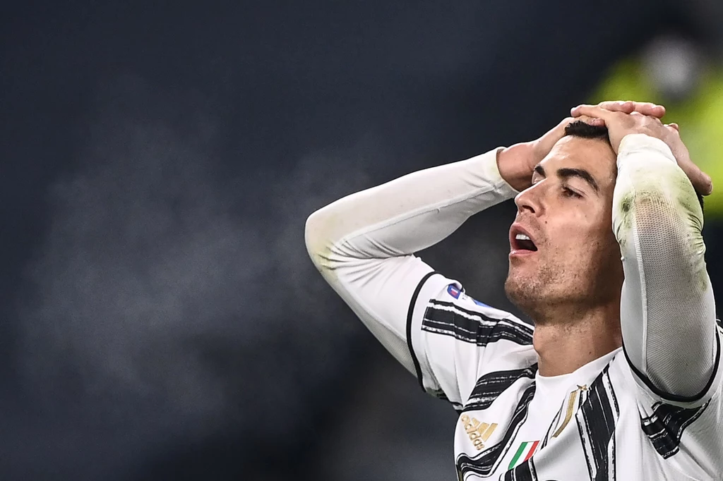 Ronaldo w meczu z Fiorentiną Ronaldo w meczu z Fiorentiną