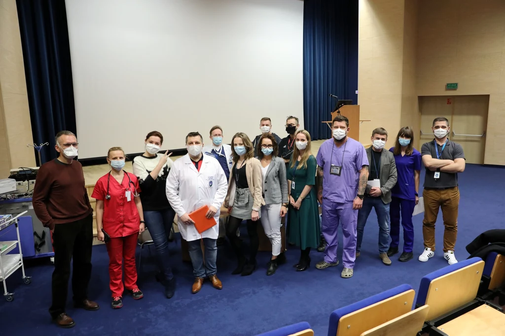 W pierwszej grupie zaszczepionych pacjentów, tzw. "grupie zero" znaleźli się pracownicy służb medycznych.