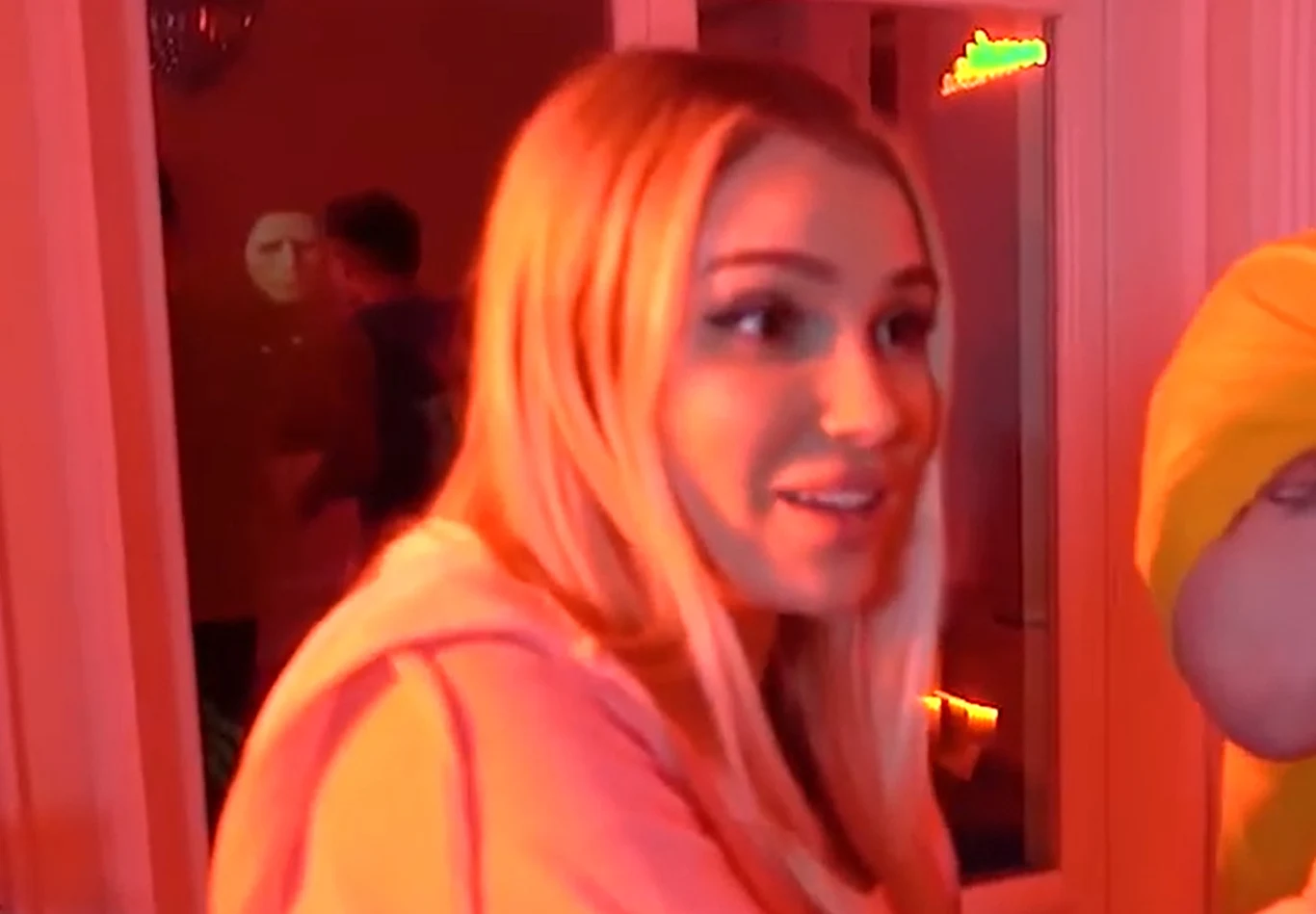 Natsu i tajemniczy uczestnik nagrań Natsu i tajemniczy uczestnik nagrań