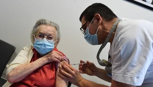 Szczepienie przeciw COVID-19, zdj. ilustracyjne 