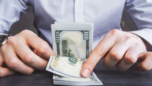 Skrajnie wyprzedany dolar