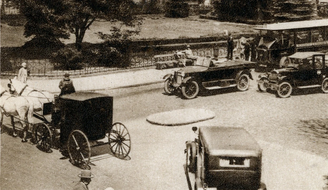Warszawa w 1929 roku, fragment pocztówki przedwojennej / fot. archiwum rodziny Zaczynskich/FOTONOVA Warszawa w 1929 roku, fragment pocztówki przedwojennej / fot. archiwum rodziny Zaczynskich/FOTONOVA