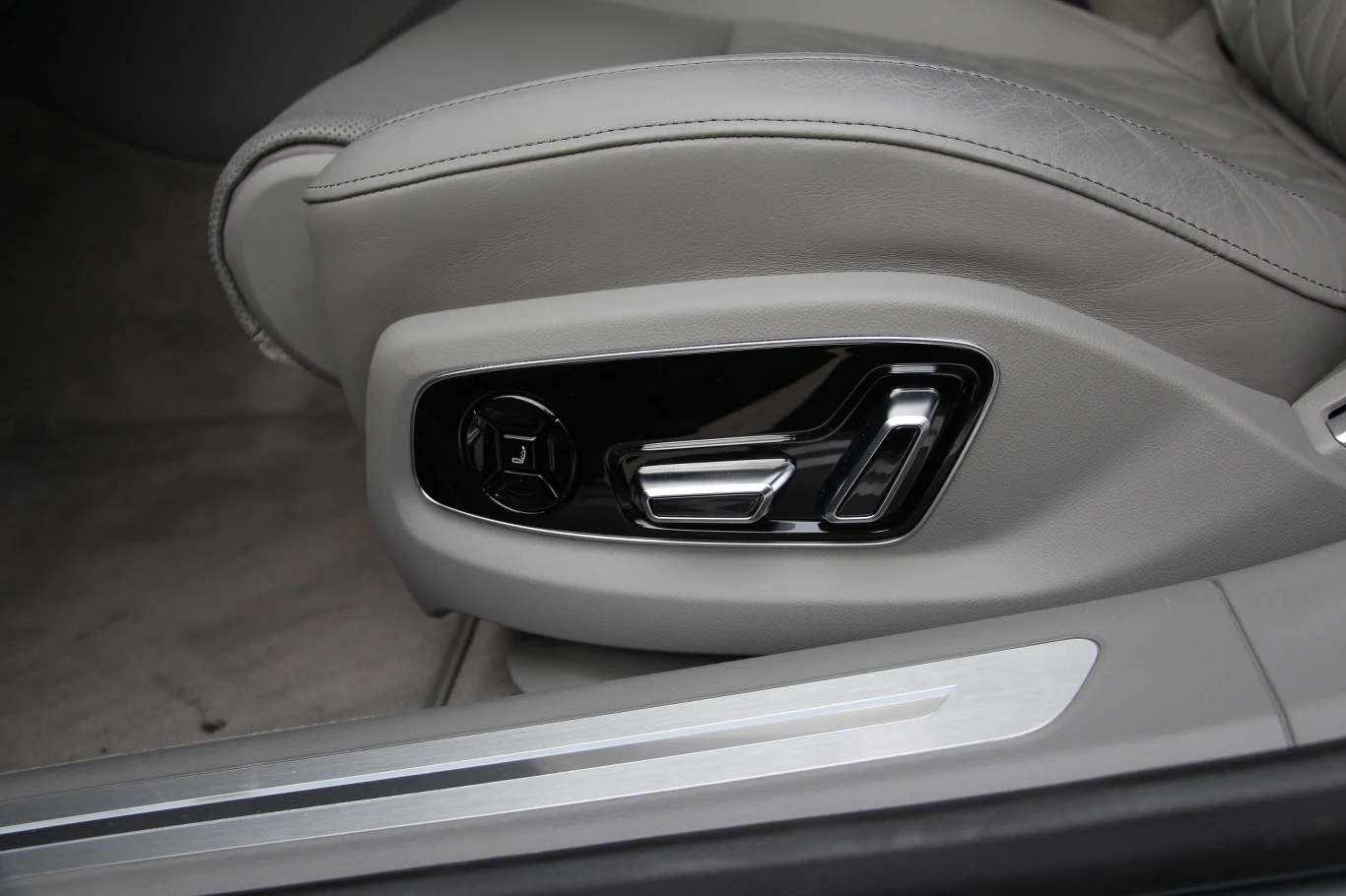 Audi A8 L 60 TFSI e