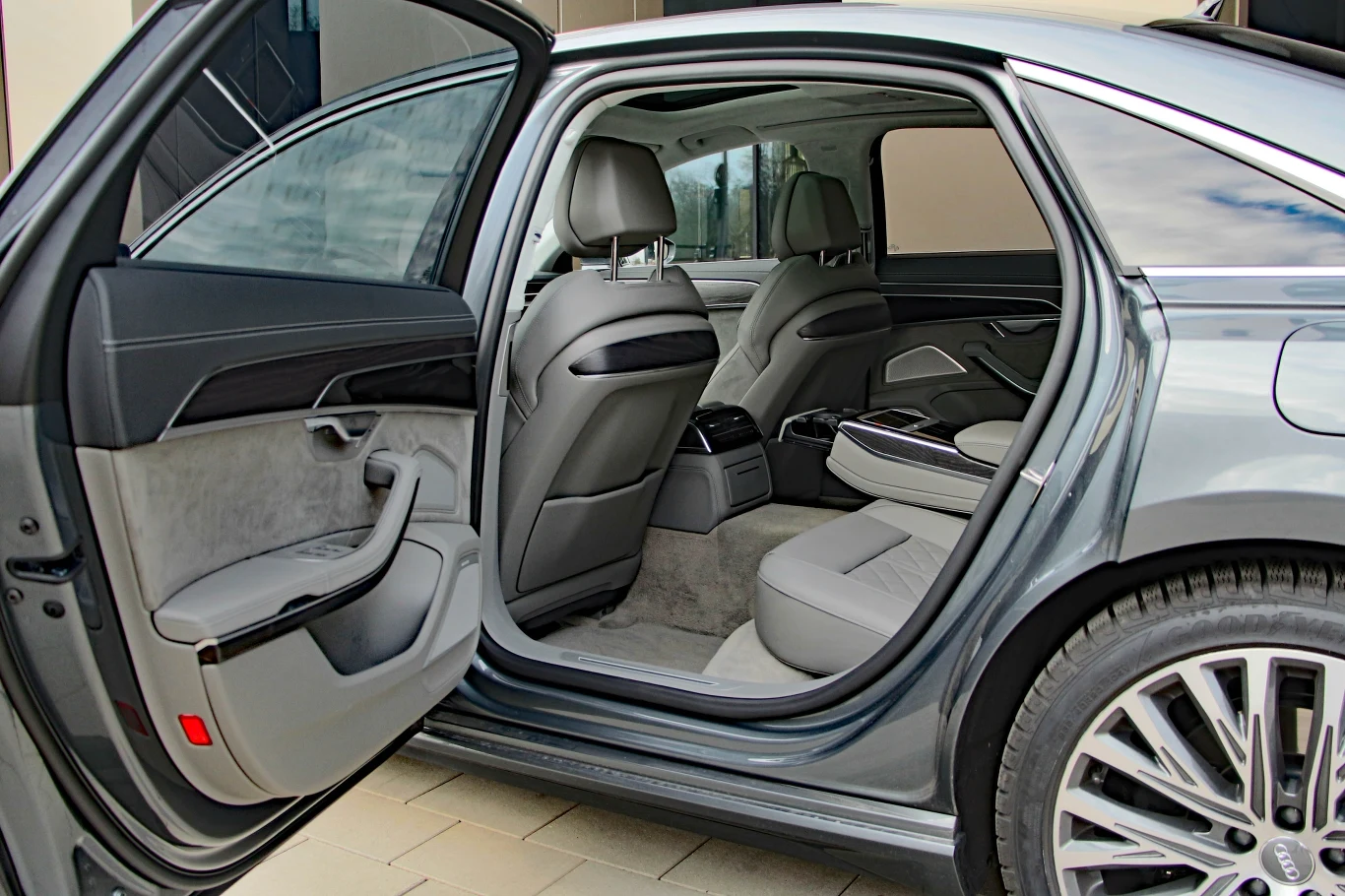 Audi A8 L 60 TFSI e