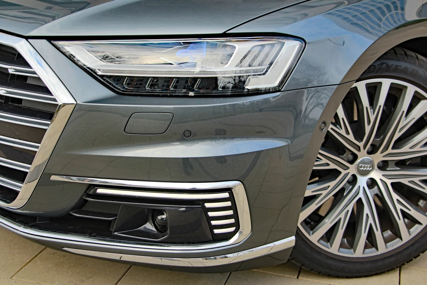Audi A8 L 60 TFSI e