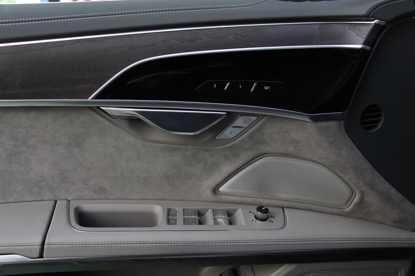 Audi A8 L 60 TFSI e