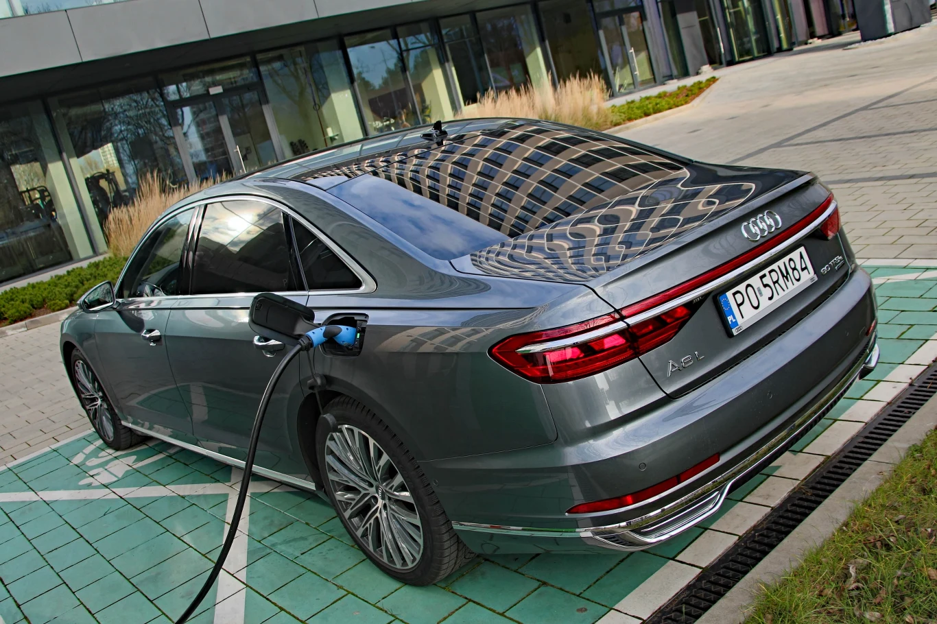 Audi A8 L 60 TFSI e
