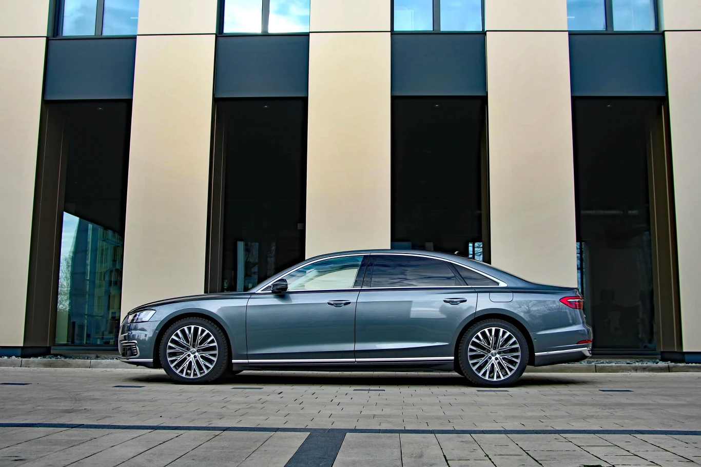 Audi A8 L 60 TFSI e