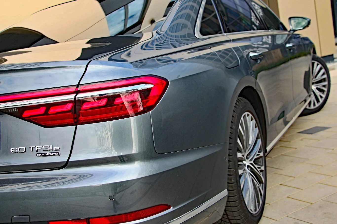 Audi A8 L 60 TFSI e