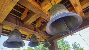 Dzwony kościelne, zdjęcie ilustracyjne