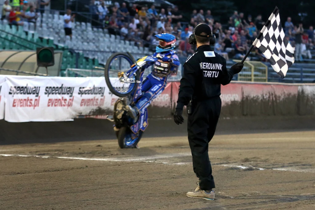 Złoty Kask w Bydgoszczy. Bartosz Zmarzlik na jednym kole