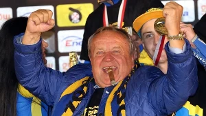 Żużel. Władysław Komarnicki, człowiek z cygarem. Pierwszy do zdjęcia. Chwali się, że uratował Stal i dał jej miliony