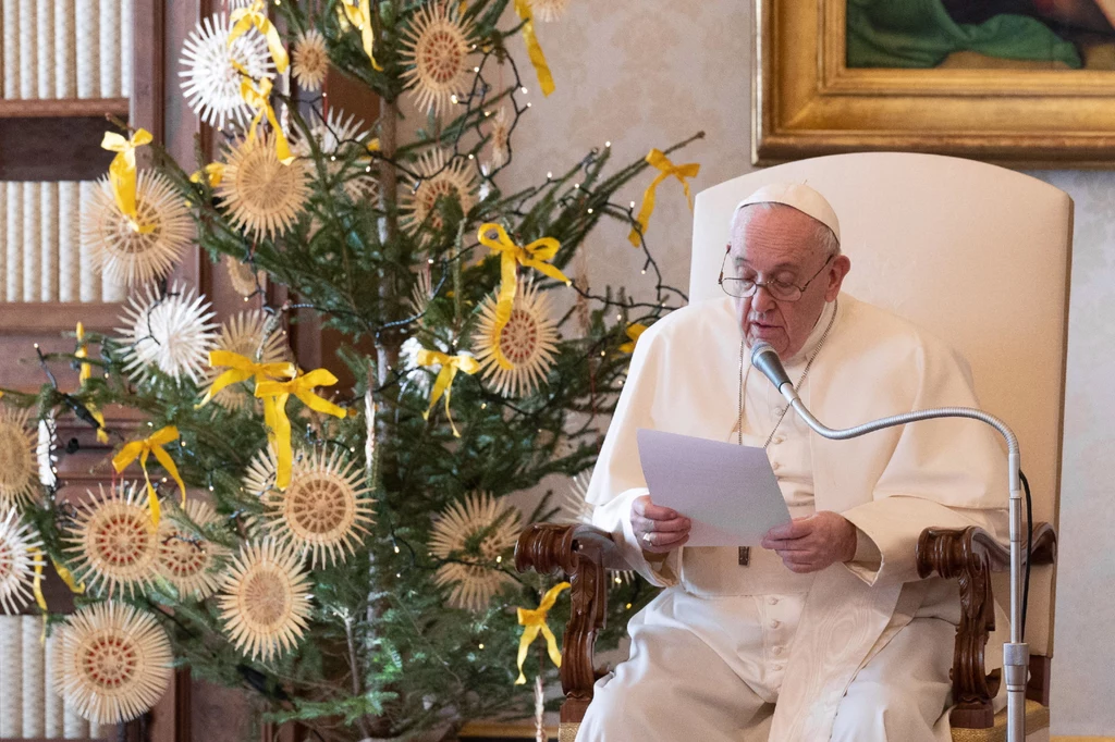 Papież Franciszek był nieobecny podczas noworocznej mszy w Watykanie Papież Franciszek był nieobecny podczas noworocznej mszy w Watykanie