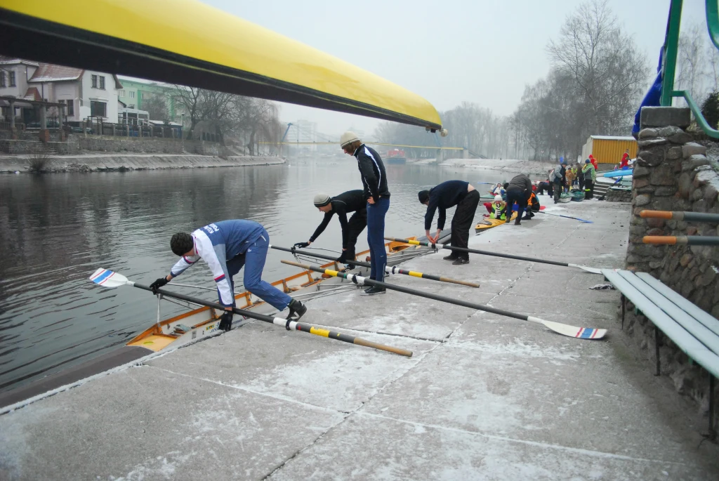 Obrazek archiwalny. Wioślarze Bydgostii witają Nowy Rok Obrazek archiwalny. Wioślarze Bydgostii witają Nowy Rok