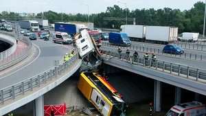 W wypadku zginęła jedna osoba, kilkanaście zostało rannych