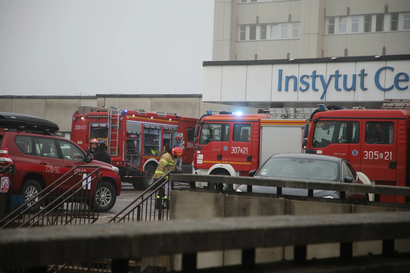 Pożar szybu kablowego w budynku szpitala Instytut Centrum Zdrowia Matki Polki. Pożar szybu kablowego w budynku szpitala Instytut Centrum Zdrowia Matki Polki.