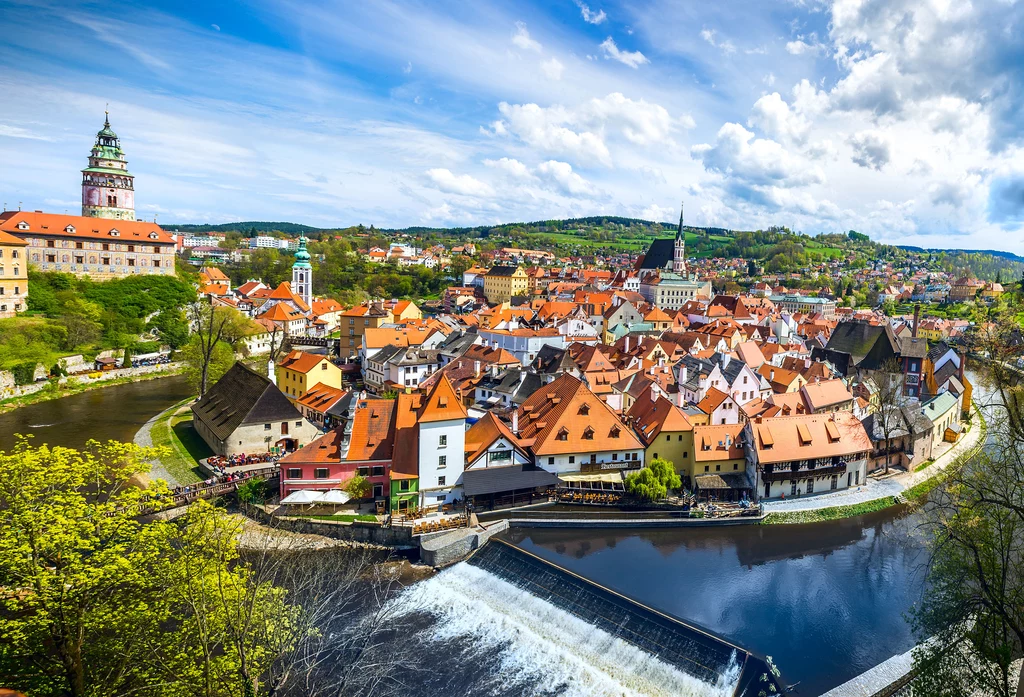 Wyjątkowo urokliwy Krumlov leż nad brzegiem Wełtawy