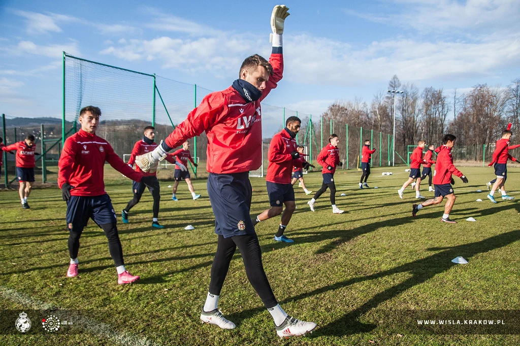 Piłkarze Wisły Kraków podczas pierwszego treningu w 2021 roku
