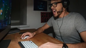 Twórcy popularnego serwisu wybrali najgorsze pozycje 2020 roku