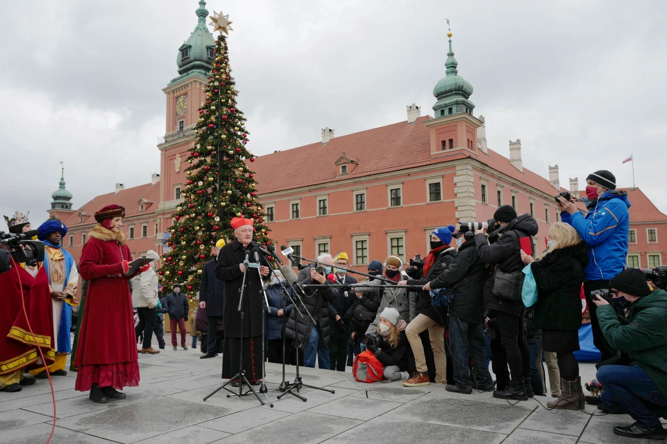 Pierwszy Orszak Trzech Króli w Polsce ruszył w roku 2009. W 2020 roku w wydarzeniu wzięło udział ok. 1,3 mln uczestników w 872 miejscowościach w kraju. Podobne orszaki organizowane są obecnie także za granicą. Najważniejszym punktem świętowania jest msza święta, która rozpoczyna lub kończy orszak.