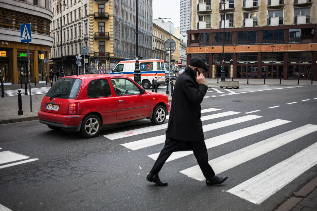 Używanie telefonów na przejściu będzie zabronione