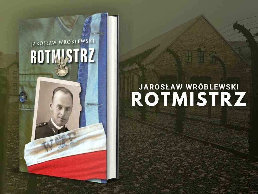 Powyższy tekst stanowi fragment książki "Rotmistrz" autorstwa Jarosława Wróblewskiego. Ukazała się ona nakładem wydawnictwa Zona Zero w 2020 roku Powyższy tekst stanowi fragment książki "Rotmistrz" autorstwa Jarosława Wróblewskiego. Ukazała się ona nakładem wydawnictwa Zona Zero w 2020 roku