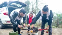 Te latające "potwory" pochodzą z Japonii. Jednak już zdążyły się rozprzestrzenić na znaczną część świata. Najpierw zaczęły zabijać w Chinach, potem w Stanach Zjednoczonych, a pierwszą ofiarą w Europie był 54-letni Hiszpan, który zmarł od ugryzienia w brew.