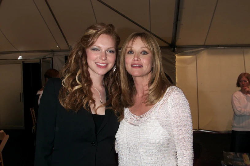 Laura Prepon, Tanya Roberts