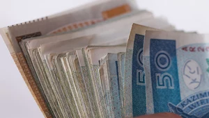 Polacy zarabiają coraz więcej. W tym jednym przypadku, to duży kłopot