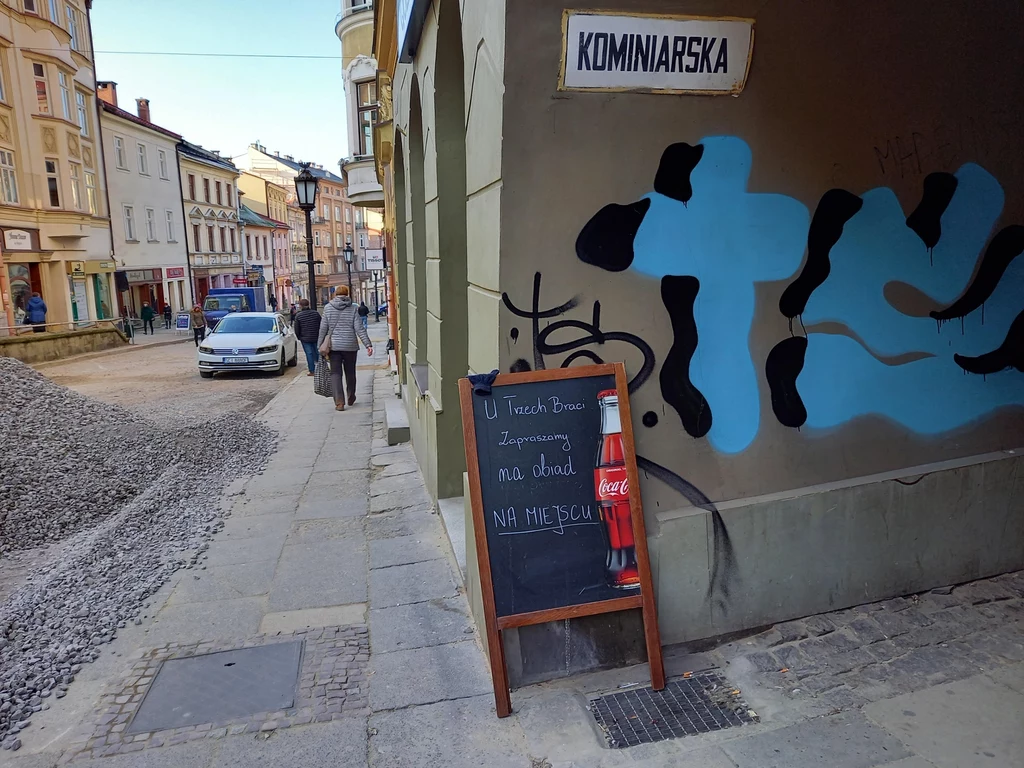 Tak cieszyńska restauracja - mimo obowiązującego od 24 października zakazu - reklamowała się pod koniec listopada Tak cieszyńska restauracja - mimo obowiązującego od 24 października zakazu - reklamowała się pod koniec listopada