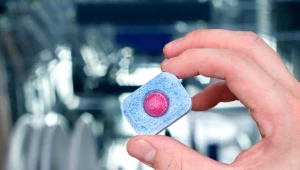 Tabletki do zmywarki mają więcej zastosowań, niż się spodziewasz. Niektóre mogą zaskoczyć