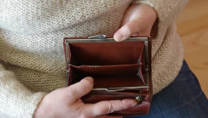 85-latka straciła oszczędności życia