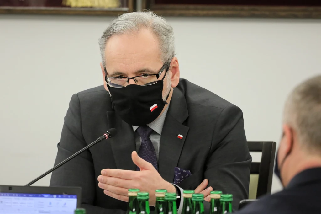Minister zdrowia Adam Niedzielski podczas posiedzenia senackiej Komisji Zdrowia nt. realizacji Narodowego Programu Szczepień Minister zdrowia Adam Niedzielski podczas posiedzenia senackiej Komisji Zdrowia nt. realizacji Narodowego Programu Szczepień