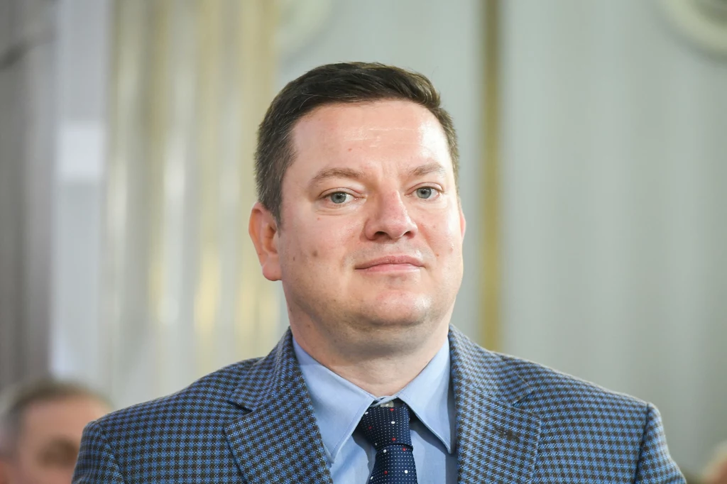 Poseł Przemysław Koperski w październiku 2019 roku podczas odebrania zaświadczenia o wyborze na posła Poseł Przemysław Koperski w październiku 2019 roku podczas odebrania zaświadczenia o wyborze na posła