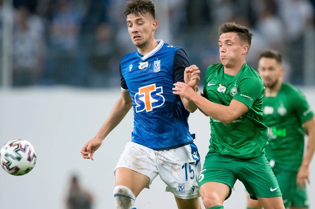 Jakub Moder w meczu derbowym Lecha Poznań z Wartą Poznań
