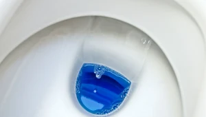 Przed świętami mieszam i wlewam do toalety. Łazienka pachnie jak marzenie