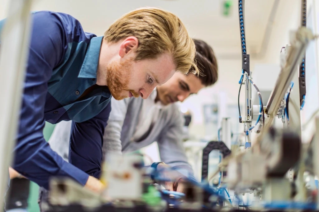 Najbardziej poszukiwanymi specjalistami są m.in. inżynierowie związani z automatyzacją produkcji Najbardziej poszukiwanymi specjalistami są m.in. inżynierowie związani z automatyzacją produkcji