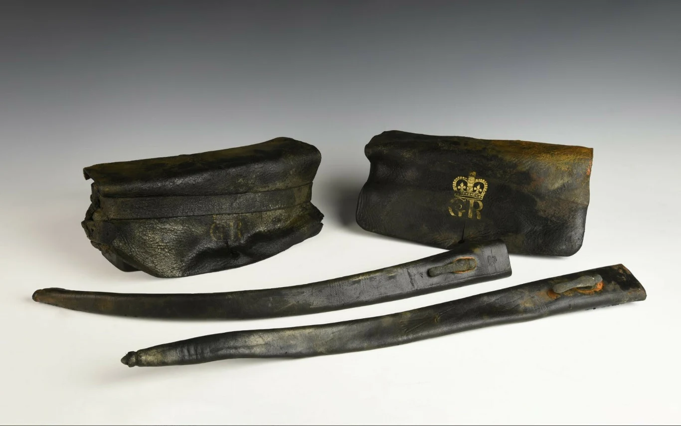 Był to początek nieszczęść jednostki. Halkett rozkazał ruszyć w kierunku wybrzeży Niderlandów, gdzie miał polować na statki handlowe. Jeden taki statek został zauważony 6 stycznia i „Apollo” ruszył w pościg. Okręt w gęstej mgle wszedł na płyciznę Haak Sandbank przylegającą do wyspy Texel.