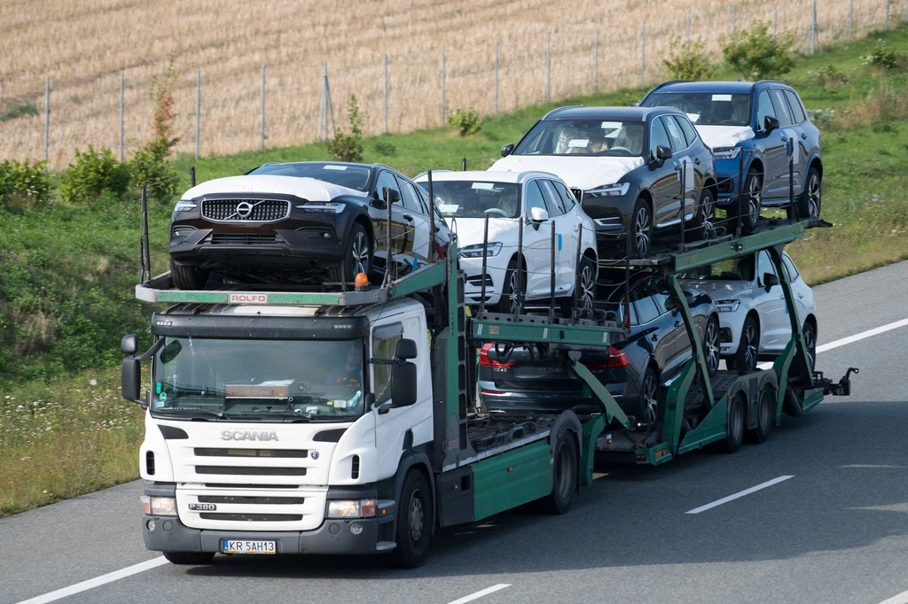 Każdego roku z Polski wywożone jest co 10. nowe auto!