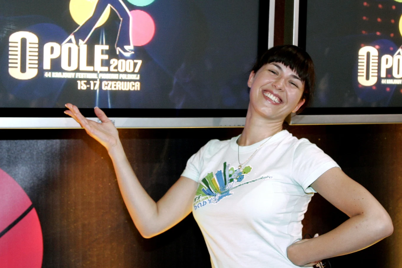 Prawdziwy rozgłos przyniosła jej druga edycja programu "Idol". Miała bardzo duże szanse, by wygrać. W ostatniej chwili niespodziewanie zrezygnowała z uczestnictwa w finałowym konkursie. Nieoficjalnie mówiło się, że przyczyną tej decyzji było podpisanie kontraktu z jedną z wytwórni.