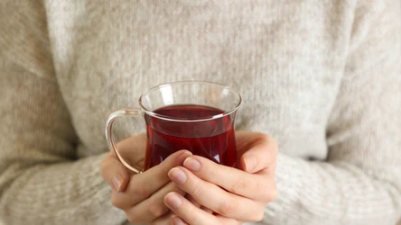 Jaką przyprawę warto dodawać do herbaty, żeby była jeszcze bardziej rozgrzewająca?