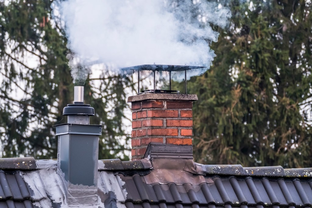 Wiemy, skąd rząd chce wziąć pieniądze na kolejne dopłaty z programu "Czyste Powietrze"