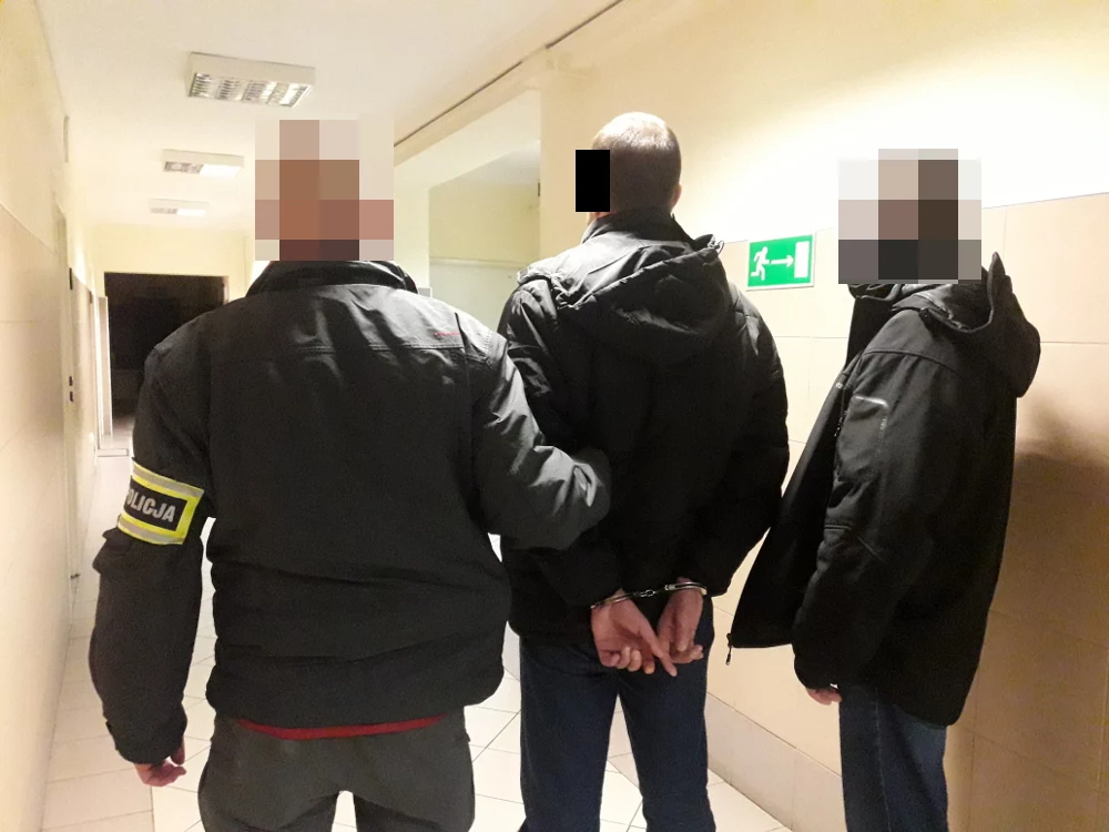 Mężczyzna był już wcześniej notowany i ośmiokrotnie przebywał w zakładzie karnym Mężczyzna był już wcześniej notowany i ośmiokrotnie przebywał w zakładzie karnym