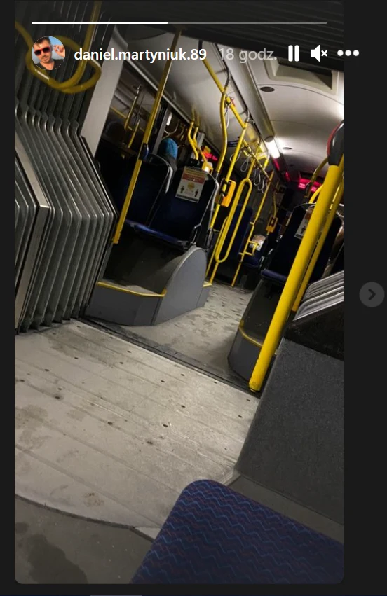 Daniel Martyniuk w autobusie Daniel Martyniuk w autobusie